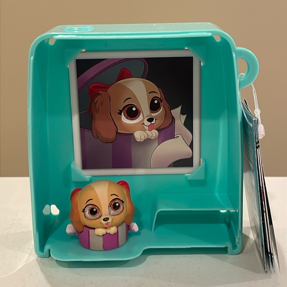 New Disney Doorables Remember When Young Lady w/ Card & Case